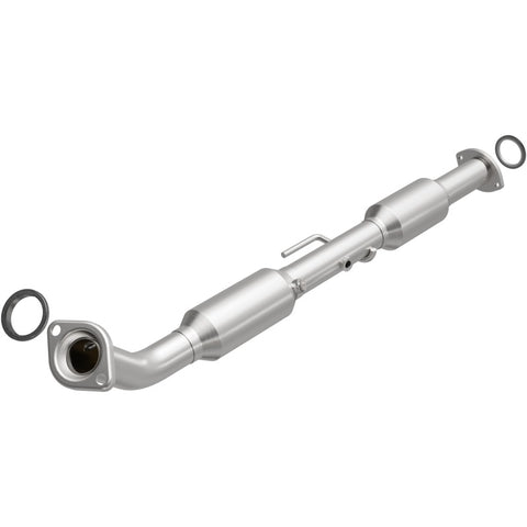 MagnaFlow 13-15 Toyota Tacoma California Grade CARB Compliant Direct-Fit Catalytic Converter - 5582703