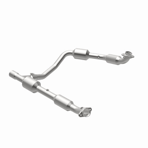 MagnaFlow Direct Fit Catalytic Converter 05-06 Ford E-350 Super Duty 5.4L - 5481439