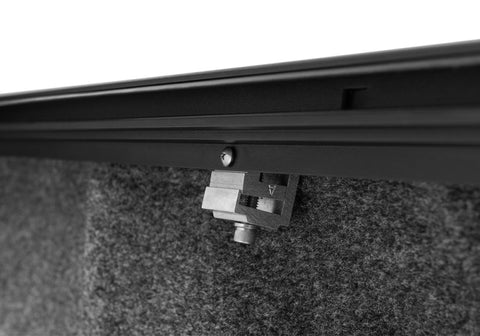 Roll-N-Lock 21-22 Ford F150 (w/o OE Cargo Tracks - 78.9in. Bed) M-Series Retractable Tonneau Cover - LG132M