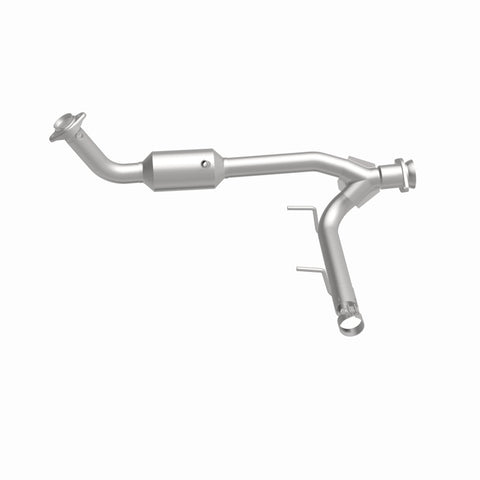 MagnaFlow Conv Direct Fit 05-06 Lincoln Navigator 5.4L w/ 3in Main Piping - 52508