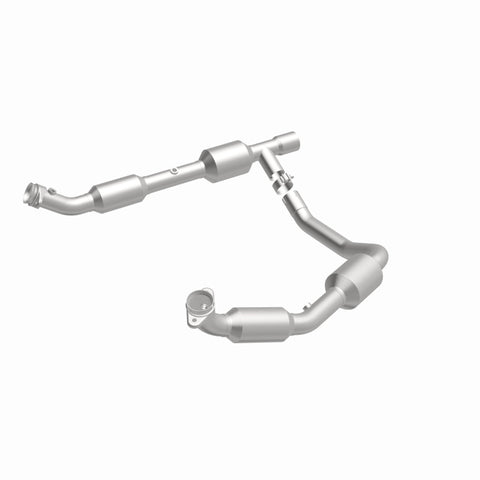 MagnaFlow Direct Fit Catalytic Converter 05-06 Ford E-350 Super Duty 5.4L - 5481439