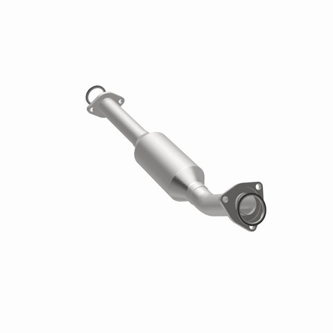 MagnaFlow Direct Fit Catalytic Converter OEM 2003-2004 Toyota Tundra Underbody - 28.75in Length - 4551406