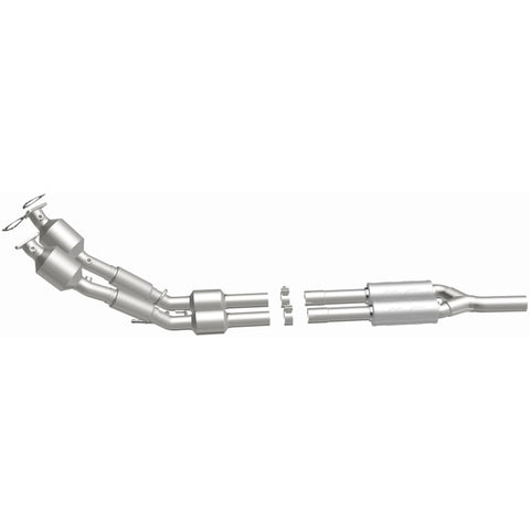 MagnaFlow Direct Fit Catalytic Converter 2012-2015 Passat (B7) 3.6L V6 OEM Grade - 52938