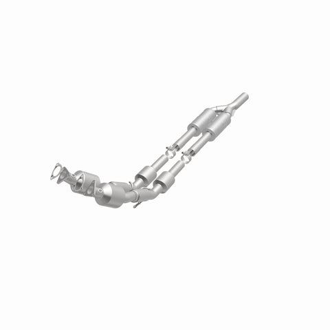 MagnaFlow Direct Fit Catalytic Converter 2012-2015 Passat (B7) 3.6L V6 OEM Grade - 52938