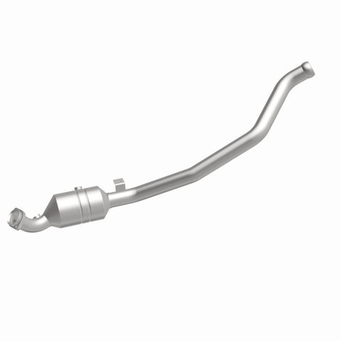 MagnaFlow Direct Fit Catalytic Converter 2006-2011 R350 3.5 L Underbody - 52178