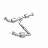 MagnaFlow 18-20 Chevrolet Express 2500 Single Underbody 4.3L Direct Fit Catalytic Converter - 280210
