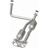 MagnaFlow Direct Fit Catalytic Converter California Grade 96-00 GM Tahoe/Yukon/Escalade 5.7L - 4451453