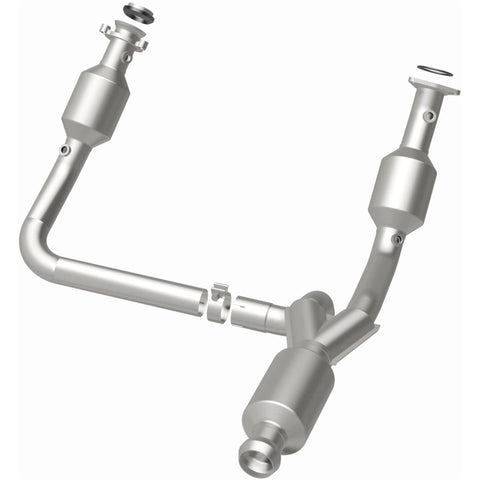 MagnaFlow 14-15 Chevrolet Silverado 1500 5.3L Direct-Fit Catalytic Converter - 5582642