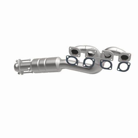 MagnaFlow Direct Fit Catalytic Converter 02-03 BMW 745i 4.4L D/S - 24192