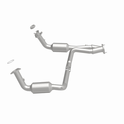 MagnaFlow Conv Direct Fit OEM 2005 GMC Sierra/Chevrolet Silverado 1500/Cadillac Escalade Underbody - 4551419