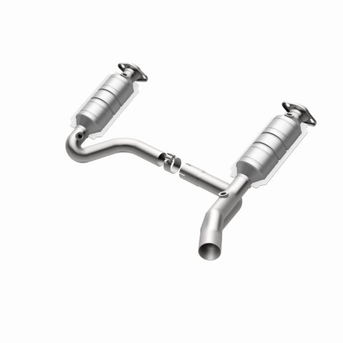 MagnaFlow Direct Fit Catalytic Converter RAIDER- 2006 8 4.7L OEM - 49463
