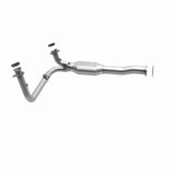 MagnaFlow Converter Direct Fit California Grade 96-99 GM K/C 1500/2500 5.0L V8/4.3L V6 - 4451457