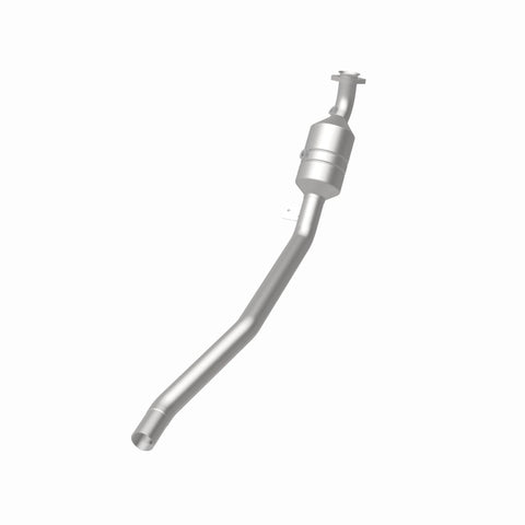 MagnaFlow Direct Fit Catalytic Converter 2006-2011 R350 3.5 L Underbody - 52177