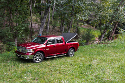 UnderCover 09-18 Ram 1500 (19-20 Classic) / 10-20 Ram 2500/3500 6.4ft SE Bed Cover - Black Textured - UC3076