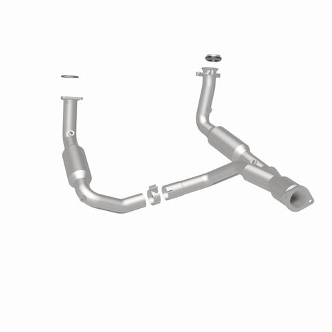 MagnaFlow Conv Direct Fit 07-09 Chevy Trailblazer SS 6.0L V8 - 5451650