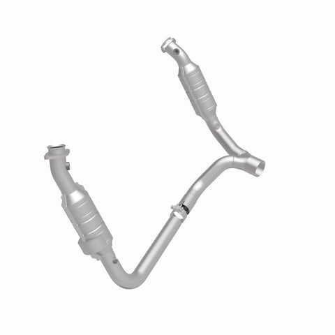 MagnaFlow Direct Fit Catalytic Converter 2006 Dodge RAM 1500 Pickup 5.7L Solid Front Axle - 49711