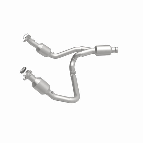 MagnaFlow 14-15 Chevrolet Silverado 1500 5.3L Direct-Fit Catalytic Converter - 5582642