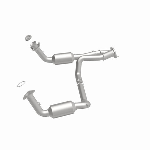 MagnaFlow DF Catalytic Conv OEM 2005 GMC Sierra/Chevrolet Silverado 1500/Cadillac Escalade Underbody - 4551419