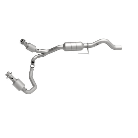 MagnaFlow Direct Fit Catalytic Converter 02-03 Dodge Durango 5.9L - 51351