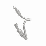 MagnaFlow Direct Fit Catalytic Converter 2006 Dodge RAM 1500 Pickup 5.7L Solid Front Axle - 49711