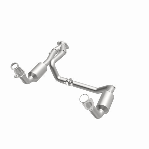 MagnaFlow Conv Direct Fit OEM 2005 GMC Sierra/Chevrolet Silverado 1500/Cadillac Escalade Underbody - 4551419