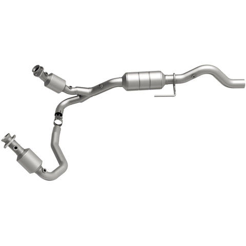 MagnaFlow Direct Fit Catalytic Converter 02-03 Dodge Durango 5.9L - 51351