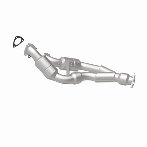 MagnaFlow Direct Fit Catalytic Converter 04-06 VW Touareg 3.2L - 51499