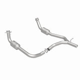MagnaFlow Direct Fit Catalytic Converter 2009-2014 E-150 4.6 L Underbody - 52153
