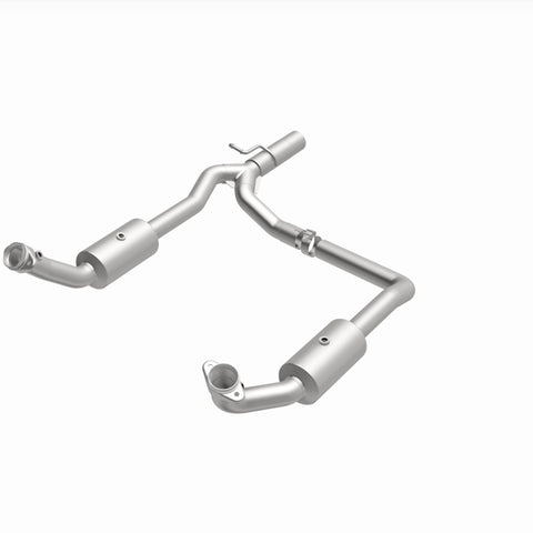 MagnaFlow 09-13 Ford E-350 Super Duty V10 6.8 OEM Underbody Direct Fit Catalytic Converter - 21-599