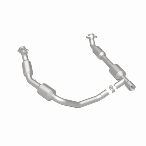 MagnaFlow Direct Fit Catalytic Converter 05-06 Ford E-350 Super Duty 5.4L - 5481439