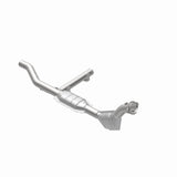 MagnaFlow Direct Fit Catalytic Converter 97-98 Ford Expedition 4.6 - 93130