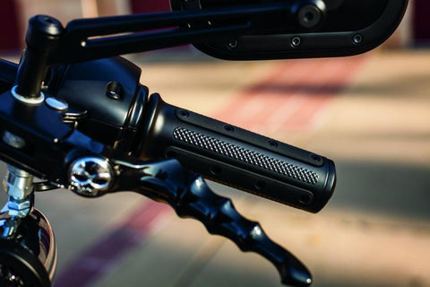 Kuryakyn Heavy Industry Grips Dual Cable Black - 6121