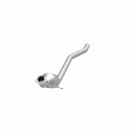 MagnaFlow Direct Fit Catalytic Converter 2006-2011 R350 3.5 L Underbody - 52177