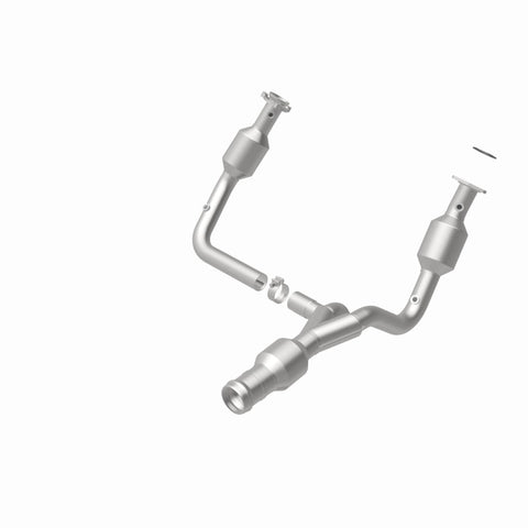 MagnaFlow Direct Fit Catalytic Converter 2015 GMC Yukon XL V8 6.2L - 52617