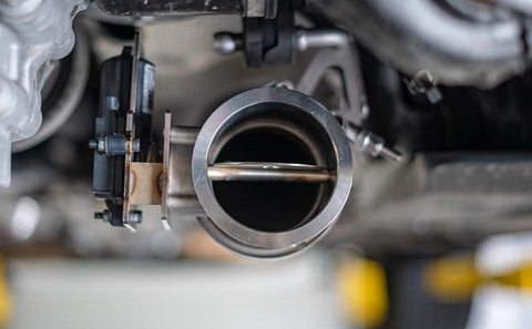 MagnaFlow 2018 Ford Mustang V8-5.0LGAS Exhaust Acc - 2.5in ID/OD - 304SS - Integrated V-Band Flanges - 10805