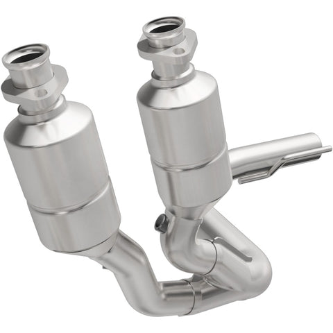 MagnaFlow Direct Fit Catalytic Converter 99-04 Jeep Grand Cherokee 4.0L Front - 24507