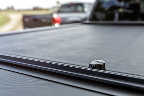 Roll-N-Lock 2020 Chevy Silverado / GMC Sierra 2500-3500 80-1/2in M-Series Retractable Tonneau Cover - LG226M