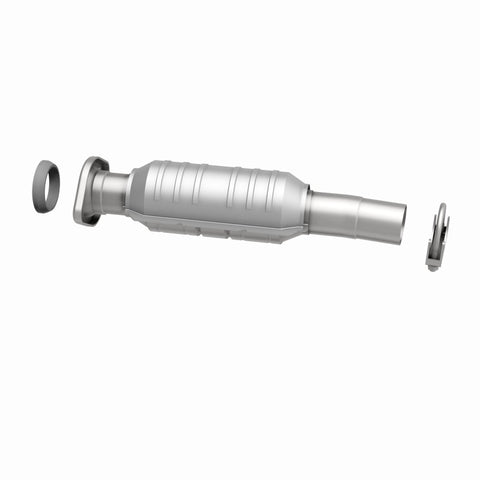 MagnaFlow Direct Fit Catalytic Converter 04-06 Toyota Sienna 3.3L AWD Rear - 24158