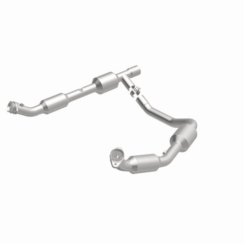 MagnaFlow Direct Fit Catalytic Converter 05-06 Ford E-350 Super Duty 5.4L - 5481439