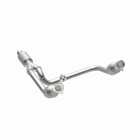 MagnaFlow 14-15 Chevrolet Silverado 1500 Underbody 4.3L / 5.3L Direct-Fit Catalytic Converter - 280424