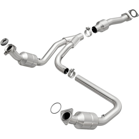 MagnaFlow Direct Fit Catalytic Converter 2011-2014 Express 1500 4.3L Underbody - 52134