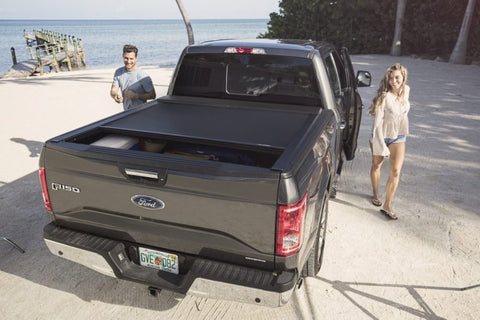Roll-N-Lock 15-17 Ford F-150 77-3/8in E-Series Retractable Tonneau Cover - RC102E