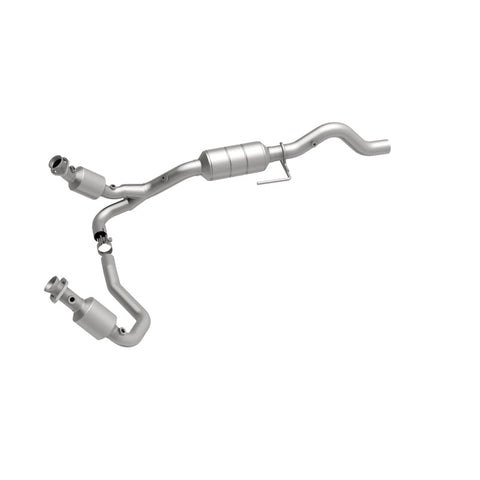 MagnaFlow Direct Fit Catalytic Converter 02-03 Dodge Durango 5.9L - 51351