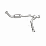 MagnaFlow Direct Fit Catalytic Converter 05-06 Lincoln Navigator 5.4L w/ 3in Main Piping - 52508