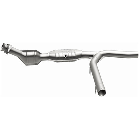 MagnaFlow Direct Fit Catalytic Converter 01 Ford F-150 4.2L - 447146