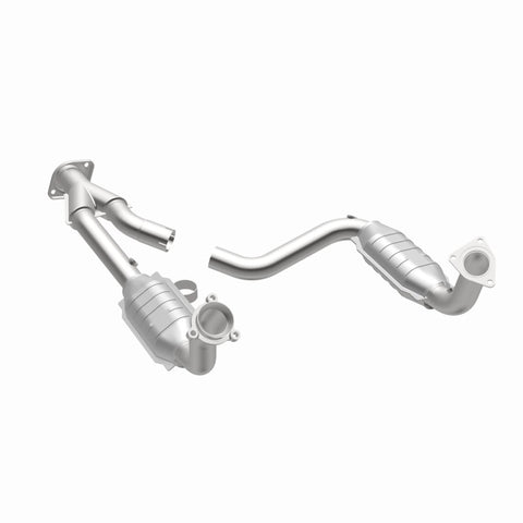 MagnaFlow Direct Fit Catalytic Converter 03-06 Chevy SSR 5.3/6.0 OEM - 49580