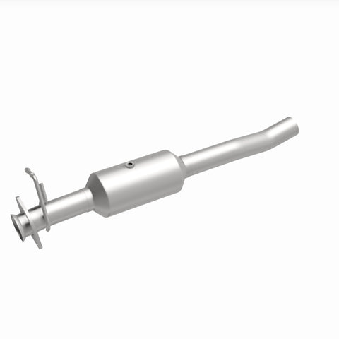 MagnaFlow 16-19 Ford F-650 V10 6.8L Underbody Direct Fit Catalytic Converter - 280445