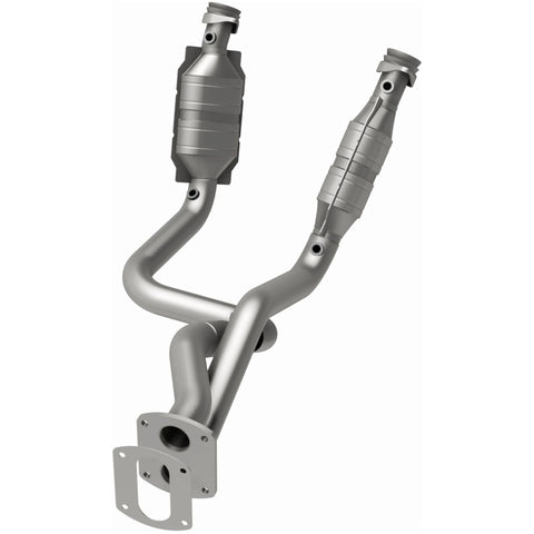 MagnaFlow Direct Fit Catalytic Converter 05-07 Ford F250/F350 5.4L - 49911