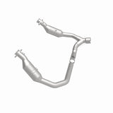 MagnaFlow Direct Fit Catalytic Converter 06-07 Ram 1500 4.7L Underbody - 52291