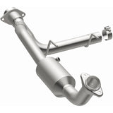 MagnaFlow Direct Fit Catalytic Converter 05-06 Lincoln Navigator 5.4L w/ 3in Main Piping - 52508